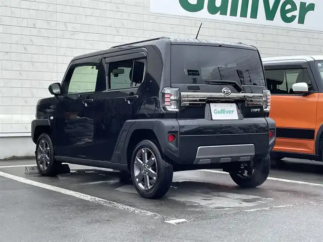 ダイハツ タフト G ダーククロムベンチャー 静岡県 2023(令5)年 1.8万km ブラックマイカメタリック /ワンオーナー//ディスプレイオーディオ/地デジTV//Bluetooth//バック/全周囲カメラ//スマートアシストIII//LEDヘッドライト//フロントシートヒーター//純正15インチAW//ガラスルーフ//スマートキー//スペアキー//ETC//保証書//取説