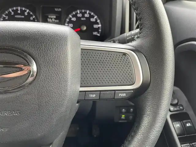 ダイハツ タフト G ダーククロムベンチャー 静岡県 2023(令5)年 1.8万km ブラックマイカメタリック /ワンオーナー//ディスプレイオーディオ/地デジTV//Bluetooth//バック/全周囲カメラ//スマートアシストIII//LEDヘッドライト//フロントシートヒーター//純正15インチAW//ガラスルーフ//スマートキー//スペアキー//ETC//保証書//取説