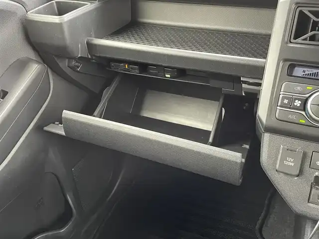 ダイハツ タフト G ダーククロムベンチャー 静岡県 2023(令5)年 1.8万km ブラックマイカメタリック /ワンオーナー//ディスプレイオーディオ/地デジTV//Bluetooth//バック/全周囲カメラ//スマートアシストIII//LEDヘッドライト//フロントシートヒーター//純正15インチAW//ガラスルーフ//スマートキー//スペアキー//ETC//保証書//取説