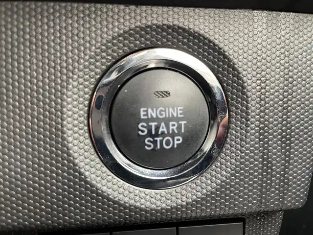 ダイハツ タフト G ダーククロムベンチャー 静岡県 2023(令5)年 1.8万km ブラックマイカメタリック /ワンオーナー//ディスプレイオーディオ/地デジTV//Bluetooth//バック/全周囲カメラ//スマートアシストIII//LEDヘッドライト//フロントシートヒーター//純正15インチAW//ガラスルーフ//スマートキー//スペアキー//ETC//保証書//取説