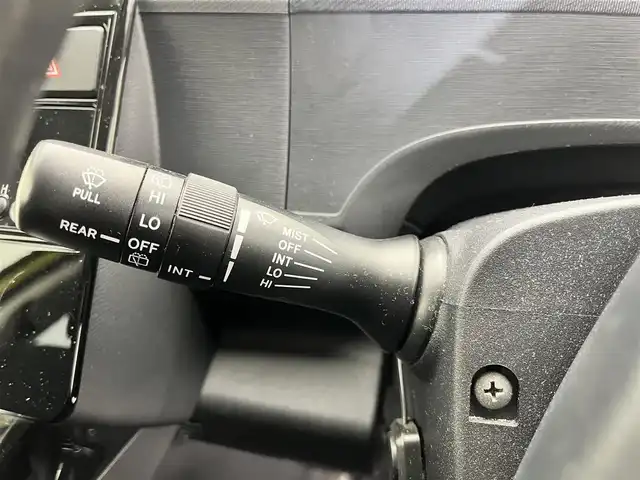 トヨタ アクア S 滋賀県 2015(平27)年 5.5万km フレッシュグリーンマイカメタリック 純正9インチナビ/【Bluetooth/CD/DVD/フルセグTV】/バックカメラ/オートライト/ETC/純正フロアマット/プッシュスタート/スマートキー