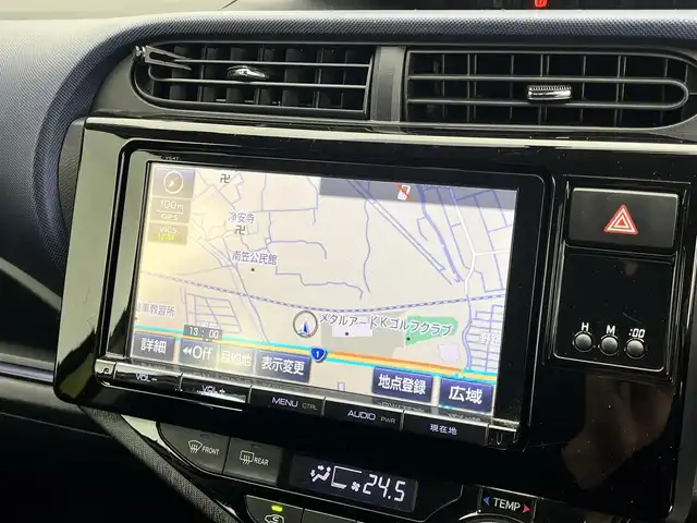 トヨタ アクア S 滋賀県 2015(平27)年 5.5万km フレッシュグリーンマイカメタリック 純正9インチナビ/【Bluetooth/CD/DVD/フルセグTV】/バックカメラ/オートライト/ETC/純正フロアマット/プッシュスタート/スマートキー