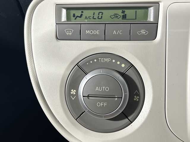 ダイハツ ミラ ココア プラスX スペシャルコーデ 沖縄県 2014(平26)年 8.3万km コットンアイボリー 県外仕入　/禁煙車　/社外ナビ（ＢＴ，フルセグ，ＣＤ／ＤＶＤ，ラジオ）　/バックカメラ　/ルーフレール　/フォグランプ/ＥＴＣ　/純正フロアマット　/ドアバイザー　/ベンチシート/スマートキー