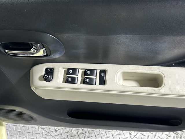 ダイハツ ミラ ココア プラスX スペシャルコーデ 沖縄県 2014(平26)年 8.3万km コットンアイボリー 県外仕入　/禁煙車　/社外ナビ（ＢＴ，フルセグ，ＣＤ／ＤＶＤ，ラジオ）　/バックカメラ　/ルーフレール　/フォグランプ/ＥＴＣ　/純正フロアマット　/ドアバイザー　/ベンチシート/スマートキー