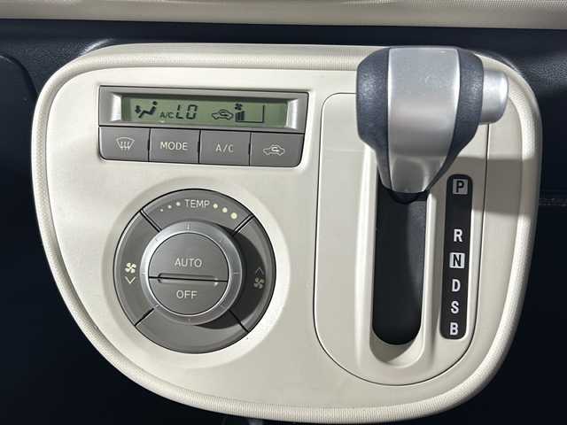 ダイハツ ミラ ココア プラスX スペシャルコーデ 沖縄県 2014(平26)年 8.3万km コットンアイボリー 県外仕入　/禁煙車　/社外ナビ（ＢＴ，フルセグ，ＣＤ／ＤＶＤ，ラジオ）　/バックカメラ　/ルーフレール　/フォグランプ/ＥＴＣ　/純正フロアマット　/ドアバイザー　/ベンチシート/スマートキー