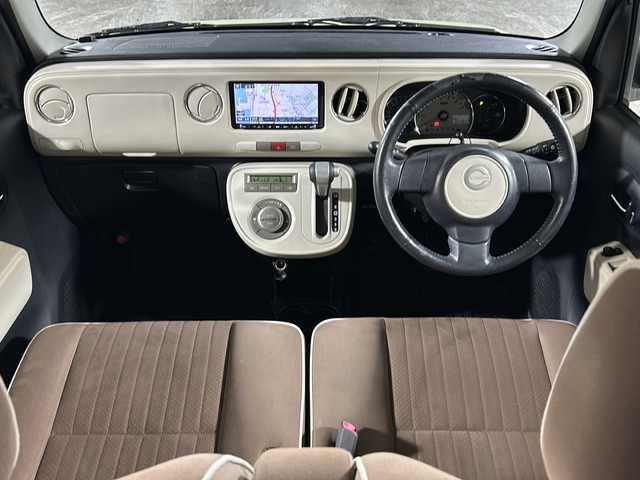 ダイハツ ミラ ココア プラスX スペシャルコーデ 沖縄県 2014(平26)年 8.3万km コットンアイボリー 県外仕入　/禁煙車　/社外ナビ（ＢＴ，フルセグ，ＣＤ／ＤＶＤ，ラジオ）　/バックカメラ　/ルーフレール　/フォグランプ/ＥＴＣ　/純正フロアマット　/ドアバイザー　/ベンチシート/スマートキー