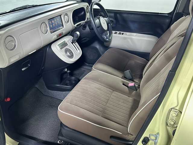 ダイハツ ミラ ココア プラスX スペシャルコーデ 沖縄県 2014(平26)年 8.3万km コットンアイボリー 県外仕入　/禁煙車　/社外ナビ（ＢＴ，フルセグ，ＣＤ／ＤＶＤ，ラジオ）　/バックカメラ　/ルーフレール　/フォグランプ/ＥＴＣ　/純正フロアマット　/ドアバイザー　/ベンチシート/スマートキー