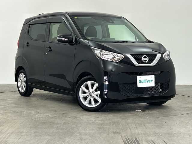 日産 デイズ X 三重県 2020(令2)年 3.3万km ブラック /禁煙車//純正メモリーナビ//アラウンドビューモニター//オートAC//ステアリングスイッチ//アイドリングストップ//ベンチシート//エマージェンシーブレーキ//衝突軽減ブレーキ//レーンキープアシスト//オートハイビーム//前後コーナーセンサー//サイドカーテンエアバッグ//スマートキー//プッシュスタート