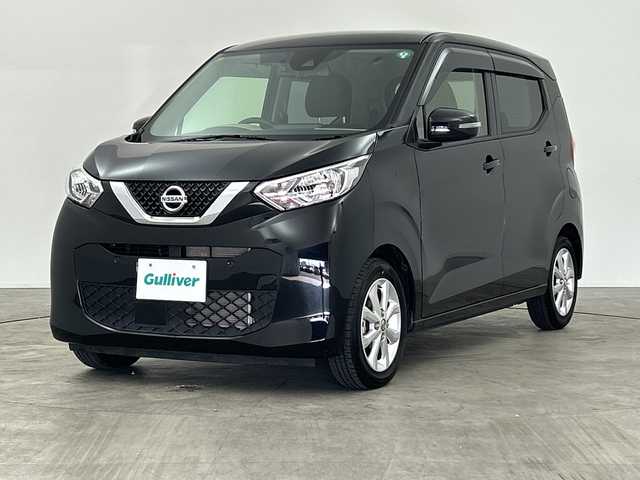 日産 デイズ X 三重県 2020(令2)年 3.3万km ブラック /禁煙車//純正メモリーナビ//アラウンドビューモニター//オートAC//ステアリングスイッチ//アイドリングストップ//ベンチシート//エマージェンシーブレーキ//衝突軽減ブレーキ//レーンキープアシスト//オートハイビーム//前後コーナーセンサー//サイドカーテンエアバッグ//スマートキー//プッシュスタート