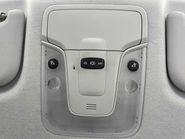 トヨタ プリウス S 宮城県 2016(平28)年 13.8万km シルバーM (株)IDOMが運営する【じしゃロン仙台店】の自社ローン対象車両になります。こちらは現金ご利用時の価格です。自社ローンご希望の方は別途その旨お申付け下さい。/クルコン/ビルトインETC/純正AW/LEDヘッドライト