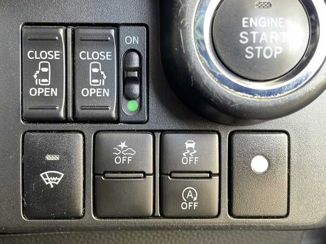 トヨタ ルーミー カスタムG S 愛媛県 2017(平29)年 5.3万km ブラックマイカメタリック 純正ナビ/・フルセグ/Bluetooth/DVD/バックカメラ/ETC/両側パワースライドドア/モデリスタエアロ/衝突被害軽減システム/クルーズコントロール/純正アルミホイール/コーナーセンサー/オートライト/アイドリングストップ/スマートキー/プッシュスタート