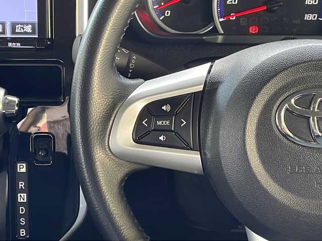 トヨタ ルーミー カスタムG S 愛媛県 2017(平29)年 5.3万km ブラックマイカメタリック 純正ナビ/・フルセグ/Bluetooth/DVD/バックカメラ/ETC/両側パワースライドドア/モデリスタエアロ/衝突被害軽減システム/クルーズコントロール/純正アルミホイール/コーナーセンサー/オートライト/アイドリングストップ/スマートキー/プッシュスタート