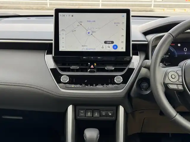 トヨタ カローラ クロス ハイブリッド Z 滋賀県 2025(令7)年 0.1万km未満 アティチュードブラックマイカ ワンオーナー/10.5インチディスプレイオーディオ/　（コネクティッドナビ 対応）plus/　フルセグ Bluetooth AM FM/パノラミックビューモニター/パノラマルーフ/トヨタチームメイト/アドバンスドパーク/アドバンスドドライブ/ブラインドスポットモニター/スペヤタイヤ/置くだけ充電/イルミネーテッドエントリーシステム/ETC2.0/Toyota Safety Sense/プリクラッシュッセーフティー/レーントレーシングアシスト/レーンディパーチャーアシスト/レーダークルーズコントロール/オートマチックハイビーム/ロードサインアシスト/ドライバー異常時対応システム/プロアクティブドライビングアシスト/発進遅れ告知機能/ブラインドスポットモニター/純正ドライブレコーダー/純正18インチアルミ/スマートキー×2/プッシュスタート/