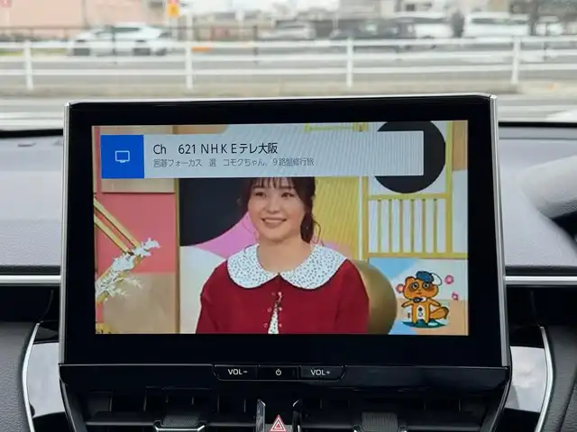 トヨタ カローラ クロス ハイブリッド Z 滋賀県 2025(令7)年 0.1万km未満 アティチュードブラックマイカ ワンオーナー/10.5インチディスプレイオーディオ/　（コネクティッドナビ 対応）plus/　フルセグ Bluetooth AM FM/パノラミックビューモニター/パノラマルーフ/トヨタチームメイト/アドバンスドパーク/アドバンスドドライブ/ブラインドスポットモニター/スペヤタイヤ/置くだけ充電/イルミネーテッドエントリーシステム/ETC2.0/Toyota Safety Sense/プリクラッシュッセーフティー/レーントレーシングアシスト/レーンディパーチャーアシスト/レーダークルーズコントロール/オートマチックハイビーム/ロードサインアシスト/ドライバー異常時対応システム/プロアクティブドライビングアシスト/発進遅れ告知機能/ブラインドスポットモニター/純正ドライブレコーダー/純正18インチアルミ/スマートキー×2/プッシュスタート/