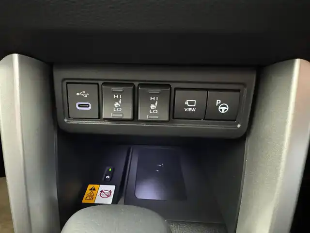 トヨタ カローラ クロス ハイブリッド Z 滋賀県 2025(令7)年 0.1万km未満 アティチュードブラックマイカ ワンオーナー/10.5インチディスプレイオーディオ/　（コネクティッドナビ 対応）plus/　フルセグ Bluetooth AM FM/パノラミックビューモニター/パノラマルーフ/トヨタチームメイト/アドバンスドパーク/アドバンスドドライブ/ブラインドスポットモニター/スペヤタイヤ/置くだけ充電/イルミネーテッドエントリーシステム/ETC2.0/Toyota Safety Sense/プリクラッシュッセーフティー/レーントレーシングアシスト/レーンディパーチャーアシスト/レーダークルーズコントロール/オートマチックハイビーム/ロードサインアシスト/ドライバー異常時対応システム/プロアクティブドライビングアシスト/発進遅れ告知機能/ブラインドスポットモニター/純正ドライブレコーダー/純正18インチアルミ/スマートキー×2/プッシュスタート/