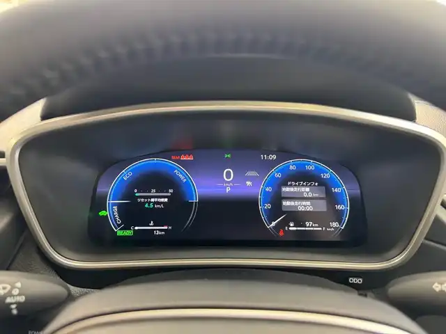 トヨタ カローラ クロス ハイブリッド Z 滋賀県 2025(令7)年 0.1万km未満 アティチュードブラックマイカ ワンオーナー/10.5インチディスプレイオーディオ/　（コネクティッドナビ 対応）plus/　フルセグ Bluetooth AM FM/パノラミックビューモニター/パノラマルーフ/トヨタチームメイト/アドバンスドパーク/アドバンスドドライブ/ブラインドスポットモニター/スペヤタイヤ/置くだけ充電/イルミネーテッドエントリーシステム/ETC2.0/Toyota Safety Sense/プリクラッシュッセーフティー/レーントレーシングアシスト/レーンディパーチャーアシスト/レーダークルーズコントロール/オートマチックハイビーム/ロードサインアシスト/ドライバー異常時対応システム/プロアクティブドライビングアシスト/発進遅れ告知機能/ブラインドスポットモニター/純正ドライブレコーダー/純正18インチアルミ/スマートキー×2/プッシュスタート/
