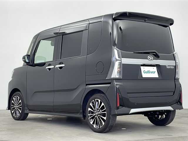 ダイハツ タント カスタム RS 鹿児島県 2025(令7)年 0.2万km ブラックマイカメタリック ワンオーナー/スマートキー×2/純正9インチディスプレイオーディオ/バックカメラ/両側パワースライドドア/D/N席シートヒーター/ビルトインETC/純正フロアマット/衝突被害軽減ブレーキ/純正15インチアルミホイール/ハーフレザーシート/前後コーナーセンサー/電子パーキング/保証書/取扱説明書