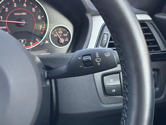 ＢＭＷ ３２０ｉ グランツーリスモ 山梨県 2016(平28)年 1.8万km グレー パノラマサンルーフ/harman/kardon/黒革/純正HDDナビ/バックカメラ/コーナーセンサー/前席シートヒーター/オートライト/HIDヘッドライト/純正19インチAW/電動リアゲート/ETC/スペアキー