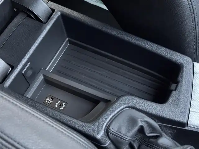 ＢＭＷ ３２０ｉ グランツーリスモ 山梨県 2016(平28)年 1.8万km グレー パノラマサンルーフ/harman/kardon/黒革/純正HDDナビ/バックカメラ/コーナーセンサー/前席シートヒーター/オートライト/HIDヘッドライト/純正19インチAW/電動リアゲート/ETC/スペアキー