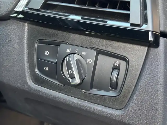 ＢＭＷ ３２０ｉ グランツーリスモ 山梨県 2016(平28)年 1.8万km グレー パノラマサンルーフ/harman/kardon/黒革/純正HDDナビ/バックカメラ/コーナーセンサー/前席シートヒーター/オートライト/HIDヘッドライト/純正19インチAW/電動リアゲート/ETC/スペアキー