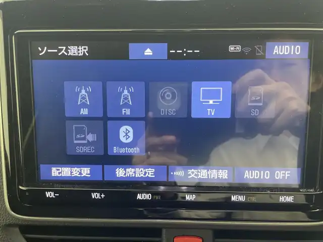 トヨタ エスクァイア ハイブリッド Gi 群馬県 2020(令2)年 3.8万km ブラック 純正9型ナビ 純正12.1型後席モニター バックカメラ ビルトインETC レザーシート シートヒーター ウッドコンビステアリング 両側電動スライドドア 衝突被害軽減ブレーキ LEDライト 禁煙車