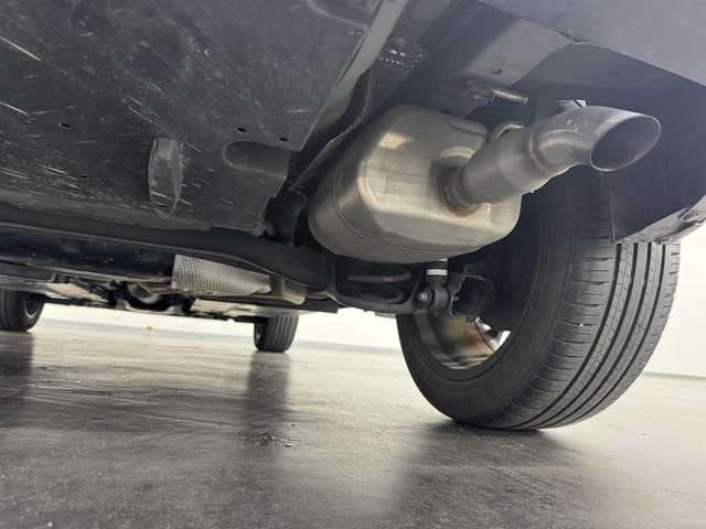 トヨタ ヤリスクロス ハイブリッド Z 三重県 2020(令2)年 5.9万km ブラックマイカ ハイブリッド/FF/フロアCVT/純正 8インチディスプレイオーディオ/（AM/FM/USB/iPod/Bluetooth/TV/Miracast/AppleCarPlay/AndroidAuto）/バックガイドモニター/ビルトインETC/Toyota Safety Sense/●プリクラッシュセーフティ/●レーントレーシングアシスト/●レーダークルコン（全車速追従機能付）/●オートハイビーム/●ロードサインアシスト/・【OP】ブラインドスポットモニター［BSM］＆リヤクロストラフィックアラート［RCTA］/・インテリジェントクリアランスソナー［パーキングサポートブレーキ（静止物）］/・先行車発進告知機能/など/装備/・ハーフレザーシート/・シートヒーター（D/N）/・オートエアコン/・オートライト/・LEDヘッドランプ/・ステアリングスイッチ/・電子パーキングブレーキ＆ブレーキホールド/・電動格納ドアミラー/・純正18inAW/・保/取/・スマートキーx2/など