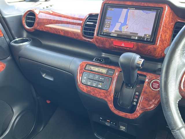 ホンダ Ｎ ＢＯＸ カスタム G ターボ Lパッケージ 宮崎県 2016(平28)年 6.5万km スマートブラック 社外SDナビ【AVIC-RZ99】（Bluetooth/CD/DVD/TV）/バックカメラ/フルセグTV/クルーズコントロール/両側パワースライドドア/ETC/ステアリングリモコン/オートライト/電動格納ミラー/シティブレーキアクティブシステム/車高調/社外テールライト/社外ウィンカーライト/社外ヘッドライト