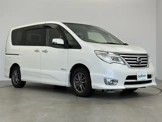 日産 セレナ HWS S HV Vセレ +Sefty 愛知県 2015(平27)年 8.9万km ブリリアントホワイトパール 純正 8インチナビ/エマージェンシーブレーキ/両側パワースライドドア/センターコンソール/ETC/バックカメラ/フルオートエアコン/純正アルミ付きスタッドレスタイヤ/ドライブレコーダー（ドラレコ）/7人乗り/フルセグTV/BT (Bluetooth)/Disc (CD/DVDデッキなどのディスク再生機能)/ナビ/オーディオ