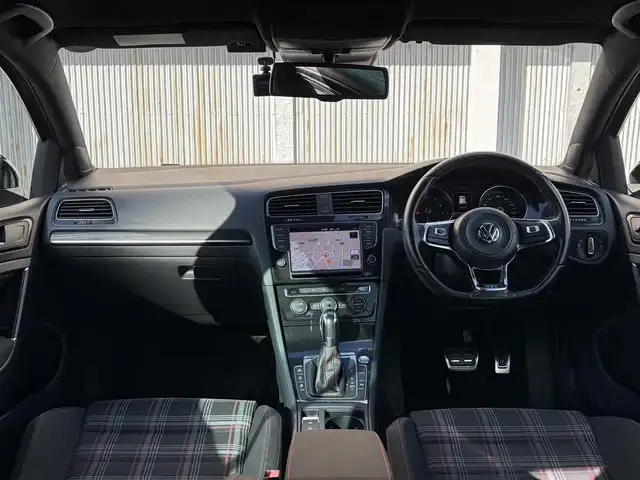 フォルクスワーゲン ゴルフ ＧＴＩ 三重県 2013(平25)年 11万km 黒 ドライバーアシストアシストシステム/　・プリクラッシュブレーキシステム(低速域追突回避・低減ブレーキシステム)/　・レーンキープアシストシステム/　・アダプティブクルーズコントロール/　・パークディスタンスコントロール/純正ナビ/　・Bluetooth/　・フルセグＴＶ　/　・ＤＶＤ/CD再生/　・ＳＤ/スマートキー/プッシュスタート/パドルシフト/アイドリングストップ/HIDヘッドライト/LEDフォグライト/リアフォグライト/オートライト/革巻きステアリング/ステアリングスイッチ/ビルトインETC(DSRC)/ドライブレコーダー/電子パーキングブレーキ/オートブレーキホールド/電動格納ミラー/ウィンカーミラー/プライバシーガラス/フロアマット/サイド/カーテン/ニーエアバック/横滑り防止機能