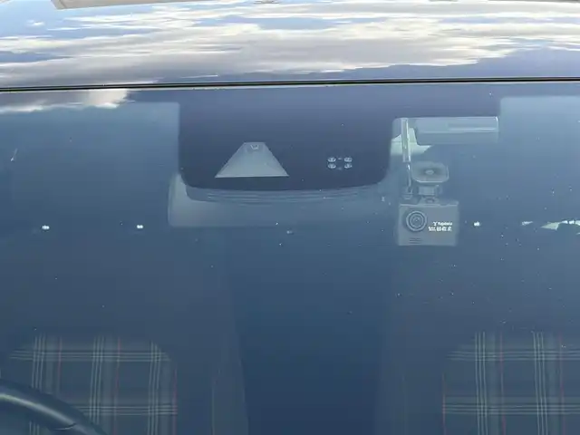 フォルクスワーゲン ゴルフ ＧＴＩ 三重県 2013(平25)年 11万km 黒 ドライバーアシストアシストシステム/　・プリクラッシュブレーキシステム(低速域追突回避・低減ブレーキシステム)/　・レーンキープアシストシステム/　・アダプティブクルーズコントロール/　・パークディスタンスコントロール/純正ナビ/　・Bluetooth/　・フルセグＴＶ　/　・ＤＶＤ/CD再生/　・ＳＤ/スマートキー/プッシュスタート/パドルシフト/アイドリングストップ/HIDヘッドライト/LEDフォグライト/リアフォグライト/オートライト/革巻きステアリング/ステアリングスイッチ/ビルトインETC(DSRC)/ドライブレコーダー/電子パーキングブレーキ/オートブレーキホールド/電動格納ミラー/ウィンカーミラー/プライバシーガラス/フロアマット/サイド/カーテン/ニーエアバック/横滑り防止機能