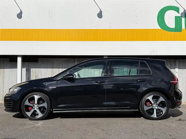 フォルクスワーゲン ゴルフ ＧＴＩ 三重県 2013(平25)年 11万km 黒 ドライバーアシストアシストシステム/　・プリクラッシュブレーキシステム(低速域追突回避・低減ブレーキシステム)/　・レーンキープアシストシステム/　・アダプティブクルーズコントロール/　・パークディスタンスコントロール/純正ナビ/　・Bluetooth/　・フルセグＴＶ　/　・ＤＶＤ/CD再生/　・ＳＤ/スマートキー/プッシュスタート/パドルシフト/アイドリングストップ/HIDヘッドライト/LEDフォグライト/リアフォグライト/オートライト/革巻きステアリング/ステアリングスイッチ/ビルトインETC(DSRC)/ドライブレコーダー/電子パーキングブレーキ/オートブレーキホールド/電動格納ミラー/ウィンカーミラー/プライバシーガラス/フロアマット/サイド/カーテン/ニーエアバック/横滑り防止機能