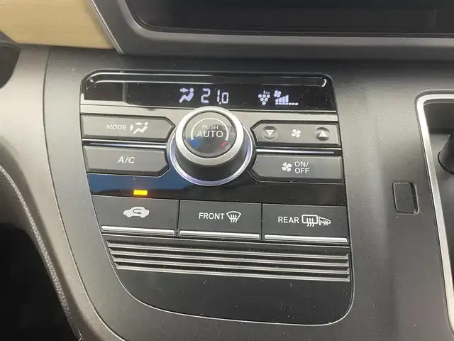 ホンダ フリード G ホンダセンシング 滋賀県 2017(平29)年 4万km クリスタルブラックパール 純正ナビ/【Bluetooth/CD/DVD】/両側パワースライドドア/ホンダセンシング/・衝突軽減ブレーキ/・誤発進抑制機能/・ACC〈アダプティブ・クルーズ・コントロール〉/・LKAS〈車線維持支援システム〉/・歩行者事故低減ステアリング/・路外逸脱抑制機能/・先行車発進お知らせ機能/・標識認識機能/バックカメラ/スマートキー/プッシュスタート/純正ビルトインETC/純正ドライブレコーダー