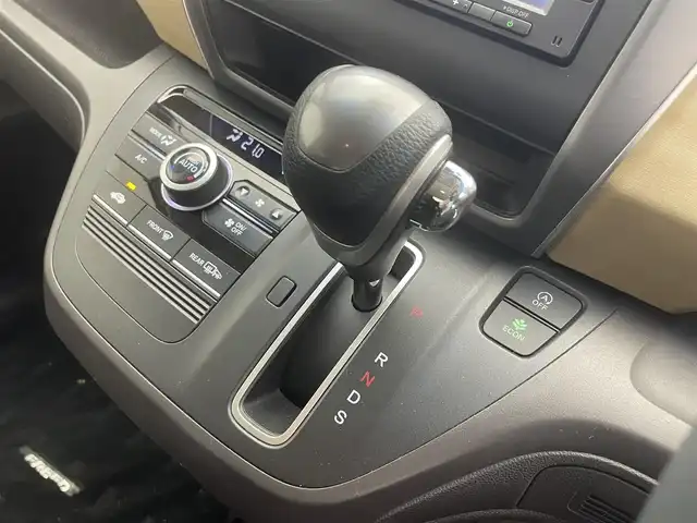 ホンダ フリード G ホンダセンシング 滋賀県 2017(平29)年 4万km クリスタルブラックパール 純正ナビ/【Bluetooth/CD/DVD】/両側パワースライドドア/ホンダセンシング/・衝突軽減ブレーキ/・誤発進抑制機能/・ACC〈アダプティブ・クルーズ・コントロール〉/・LKAS〈車線維持支援システム〉/・歩行者事故低減ステアリング/・路外逸脱抑制機能/・先行車発進お知らせ機能/・標識認識機能/バックカメラ/スマートキー/プッシュスタート/純正ビルトインETC/純正ドライブレコーダー