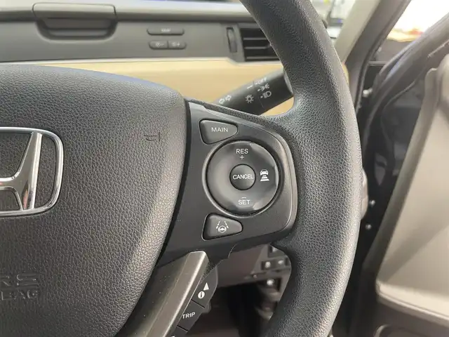 ホンダ フリード G ホンダセンシング 滋賀県 2017(平29)年 4万km クリスタルブラックパール 純正ナビ/【Bluetooth/CD/DVD】/両側パワースライドドア/ホンダセンシング/・衝突軽減ブレーキ/・誤発進抑制機能/・ACC〈アダプティブ・クルーズ・コントロール〉/・LKAS〈車線維持支援システム〉/・歩行者事故低減ステアリング/・路外逸脱抑制機能/・先行車発進お知らせ機能/・標識認識機能/バックカメラ/スマートキー/プッシュスタート/純正ビルトインETC/純正ドライブレコーダー