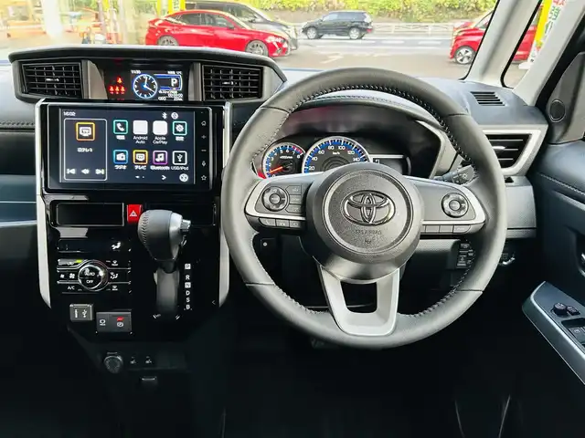 トヨタ ルーミー カスタムG 神奈川県 2025(令7)年 0.1千km クールバイオレットクリスタルシャイン ワンオーナー/純正9インチディスプレイオーディオ/・DTV/Bluetooth/Apple CarPlay/バックカメラ/全方位モニタ/前後ドライブレコーダー/前席シートヒーター/両側パワースライドドア/スマートアシスト/・衝突警報機能/・衝突回避支援ブレーキ機能/・誤発進抑制機能/・車線逸脱警報機能/・ふらつき警報/・先行車発進お知らせ機能/・標識認識機能/・アダプティブクルーズコントロール/・アダプティブドライビングビーム/コーナーセンサー/純正14インチアルミホイール/純正LEDヘッドライト/フォグランプ/登録時走行距離25km/ビルトインETC/アイドリングストップ/プッシュEgスタート/ストップ/スマートキー×2/取扱説明書/新車時保証書