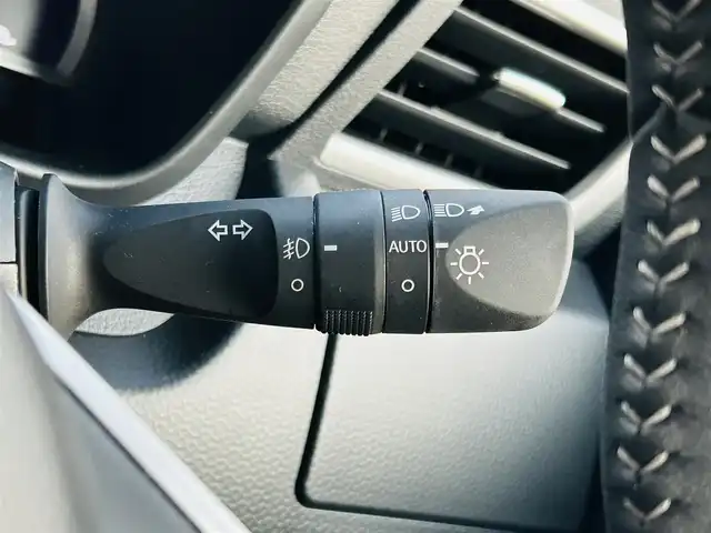 トヨタ ルーミー カスタムG 神奈川県 2025(令7)年 0.1千km クールバイオレットクリスタルシャイン ワンオーナー/純正9インチディスプレイオーディオ/・DTV/Bluetooth/Apple CarPlay/バックカメラ/全方位モニタ/前後ドライブレコーダー/前席シートヒーター/両側パワースライドドア/スマートアシスト/・衝突警報機能/・衝突回避支援ブレーキ機能/・誤発進抑制機能/・車線逸脱警報機能/・ふらつき警報/・先行車発進お知らせ機能/・標識認識機能/・アダプティブクルーズコントロール/・アダプティブドライビングビーム/コーナーセンサー/純正14インチアルミホイール/純正LEDヘッドライト/フォグランプ/登録時走行距離25km/ビルトインETC/アイドリングストップ/プッシュEgスタート/ストップ/スマートキー×2/取扱説明書/新車時保証書