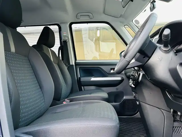 トヨタ ルーミー カスタムG 神奈川県 2025(令7)年 0.1千km クールバイオレットクリスタルシャイン ワンオーナー/純正9インチディスプレイオーディオ/・DTV/Bluetooth/Apple CarPlay/バックカメラ/全方位モニタ/前後ドライブレコーダー/前席シートヒーター/両側パワースライドドア/スマートアシスト/・衝突警報機能/・衝突回避支援ブレーキ機能/・誤発進抑制機能/・車線逸脱警報機能/・ふらつき警報/・先行車発進お知らせ機能/・標識認識機能/・アダプティブクルーズコントロール/・アダプティブドライビングビーム/コーナーセンサー/純正14インチアルミホイール/純正LEDヘッドライト/フォグランプ/登録時走行距離25km/ビルトインETC/アイドリングストップ/プッシュEgスタート/ストップ/スマートキー×2/取扱説明書/新車時保証書