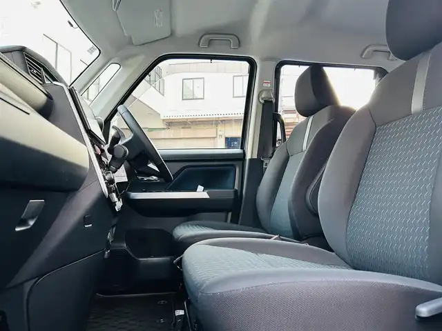 トヨタ ルーミー カスタムG 神奈川県 2025(令7)年 0.1千km クールバイオレットクリスタルシャイン ワンオーナー/純正9インチディスプレイオーディオ/・DTV/Bluetooth/Apple CarPlay/バックカメラ/全方位モニタ/前後ドライブレコーダー/前席シートヒーター/両側パワースライドドア/スマートアシスト/・衝突警報機能/・衝突回避支援ブレーキ機能/・誤発進抑制機能/・車線逸脱警報機能/・ふらつき警報/・先行車発進お知らせ機能/・標識認識機能/・アダプティブクルーズコントロール/・アダプティブドライビングビーム/コーナーセンサー/純正14インチアルミホイール/純正LEDヘッドライト/フォグランプ/登録時走行距離25km/ビルトインETC/アイドリングストップ/プッシュEgスタート/ストップ/スマートキー×2/取扱説明書/新車時保証書