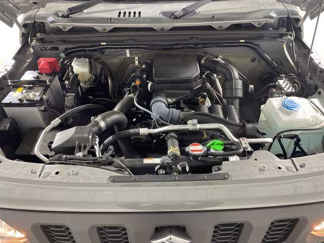 スズキ ジムニー XL 神奈川県 2023(令5)年 1.7万km ミディアムグレー 4WD/ターボ/純正ディスプレイオーディオ【PVH-9300DVSZS】/CD DVD　Bluetooth　USB　iPod　AUX　AVIN　AM FM/バックカメラ/セーフティサポート/デュアルセンサーブレーキサポート/誤発進抑制機能/車線逸脱警報機能/ふらつき警報/先行車発進お知らせ機能/ハイビームアシスト/アイドリングストップ/ダウンヒルアシストコントロール/前席シートヒーター/ビルトインETC/社外前後ドライブレコーダー/プッシュスタート/スマートキー/純正16インチスチールホイール/背面タイヤ/フロントフォグランプ/取説　保証書　スペアキー