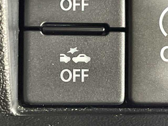 スズキ ジムニー XL 神奈川県 2023(令5)年 1.7万km ミディアムグレー 4WD/ターボ/純正ディスプレイオーディオ【PVH-9300DVSZS】/CD DVD　Bluetooth　USB　iPod　AUX　AVIN　AM FM/バックカメラ/セーフティサポート/デュアルセンサーブレーキサポート/誤発進抑制機能/車線逸脱警報機能/ふらつき警報/先行車発進お知らせ機能/ハイビームアシスト/アイドリングストップ/ダウンヒルアシストコントロール/前席シートヒーター/ビルトインETC/社外前後ドライブレコーダー/プッシュスタート/スマートキー/純正16インチスチールホイール/背面タイヤ/フロントフォグランプ/取説　保証書　スペアキー