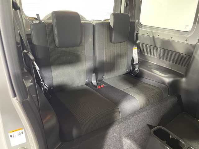 スズキ ジムニー XL 神奈川県 2023(令5)年 1.7万km ミディアムグレー 4WD/ターボ/純正ディスプレイオーディオ【PVH-9300DVSZS】/CD DVD　Bluetooth　USB　iPod　AUX　AVIN　AM FM/バックカメラ/セーフティサポート/デュアルセンサーブレーキサポート/誤発進抑制機能/車線逸脱警報機能/ふらつき警報/先行車発進お知らせ機能/ハイビームアシスト/アイドリングストップ/ダウンヒルアシストコントロール/前席シートヒーター/ビルトインETC/社外前後ドライブレコーダー/プッシュスタート/スマートキー/純正16インチスチールホイール/背面タイヤ/フロントフォグランプ/取説　保証書　スペアキー