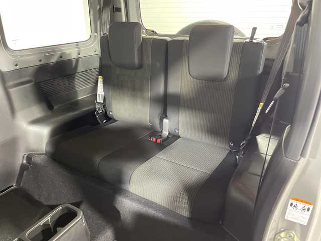 スズキ ジムニー XL 神奈川県 2023(令5)年 1.7万km ミディアムグレー 4WD/ターボ/純正ディスプレイオーディオ【PVH-9300DVSZS】/CD DVD　Bluetooth　USB　iPod　AUX　AVIN　AM FM/バックカメラ/セーフティサポート/デュアルセンサーブレーキサポート/誤発進抑制機能/車線逸脱警報機能/ふらつき警報/先行車発進お知らせ機能/ハイビームアシスト/アイドリングストップ/ダウンヒルアシストコントロール/前席シートヒーター/ビルトインETC/社外前後ドライブレコーダー/プッシュスタート/スマートキー/純正16インチスチールホイール/背面タイヤ/フロントフォグランプ/取説　保証書　スペアキー