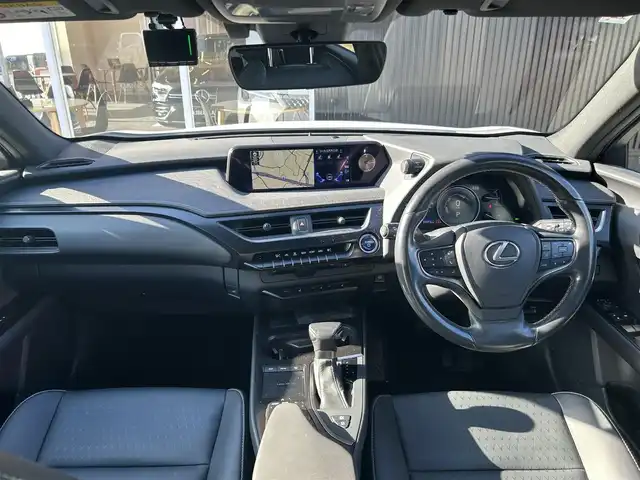 レクサス ＵＸ 250h バージョンC 福岡県 2019(平31)年 5.4万km ソニッククォーツ Ｌｅｘｕｓｓａｆｅｔｙｓｙｓｔｅｍ＋　/レーダークルーズコントロール/ブラインドスポットモニター/レーンキープアシスト/黒革シート/前席シートヒーター/ハンドルヒーター/純正ナビ　/全方位カメラ/フルセグTV/Bluetooth/LEDヘッドライト/オートハイビーム　/ドライブレコーダー　/純正１７インチアルミホイール/ETC/取扱説明書/保証書/スペアキー/カードキー