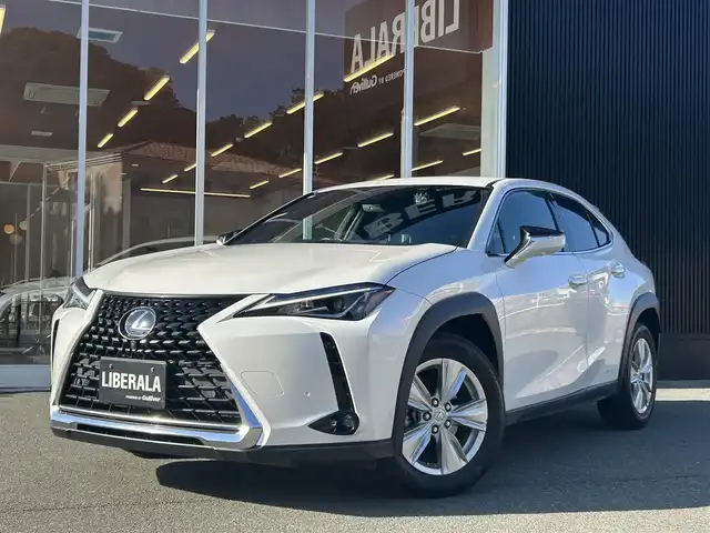レクサス ＵＸ 250h バージョンC 福岡県 2019(平31)年 5.4万km ソニッククォーツ Ｌｅｘｕｓｓａｆｅｔｙｓｙｓｔｅｍ＋　/レーダークルーズコントロール/ブラインドスポットモニター/レーンキープアシスト/黒革シート/前席シートヒーター/ハンドルヒーター/純正ナビ　/全方位カメラ/フルセグTV/Bluetooth/LEDヘッドライト/オートハイビーム　/ドライブレコーダー　/純正１７インチアルミホイール/ETC/取扱説明書/保証書/スペアキー/カードキー