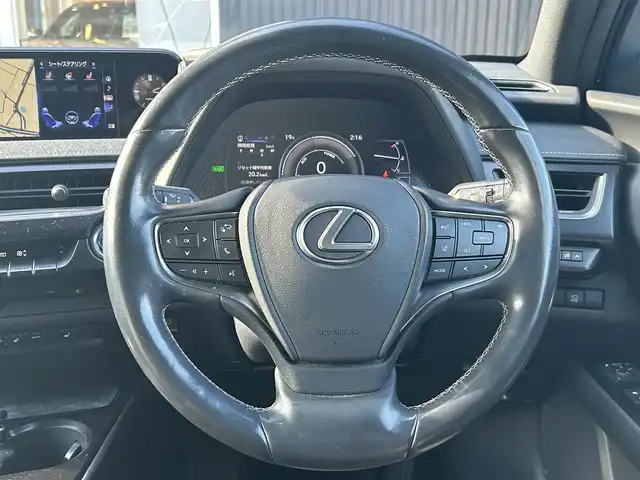 レクサス ＵＸ 250h バージョンC 福岡県 2019(平31)年 5.4万km ソニッククォーツ Ｌｅｘｕｓｓａｆｅｔｙｓｙｓｔｅｍ＋　/レーダークルーズコントロール/ブラインドスポットモニター/レーンキープアシスト/黒革シート/前席シートヒーター/ハンドルヒーター/純正ナビ　/全方位カメラ/フルセグTV/Bluetooth/LEDヘッドライト/オートハイビーム　/ドライブレコーダー　/純正１７インチアルミホイール/ETC/取扱説明書/保証書/スペアキー/カードキー