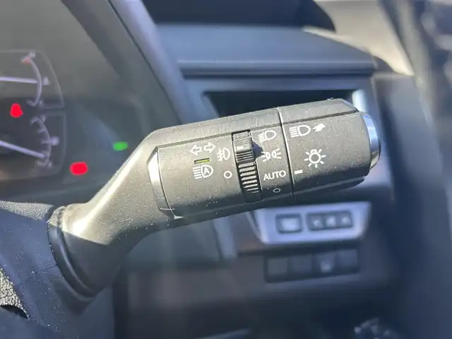 レクサス ＵＸ 250h バージョンC 福岡県 2019(平31)年 5.4万km ソニッククォーツ Ｌｅｘｕｓｓａｆｅｔｙｓｙｓｔｅｍ＋　/レーダークルーズコントロール/ブラインドスポットモニター/レーンキープアシスト/黒革シート/前席シートヒーター/ハンドルヒーター/純正ナビ　/全方位カメラ/フルセグTV/Bluetooth/LEDヘッドライト/オートハイビーム　/ドライブレコーダー　/純正１７インチアルミホイール/ETC/取扱説明書/保証書/スペアキー/カードキー