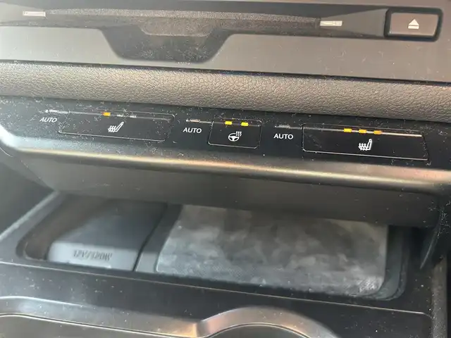 レクサス ＵＸ 250h バージョンC 福岡県 2019(平31)年 5.4万km ソニッククォーツ Ｌｅｘｕｓｓａｆｅｔｙｓｙｓｔｅｍ＋　/レーダークルーズコントロール/ブラインドスポットモニター/レーンキープアシスト/黒革シート/前席シートヒーター/ハンドルヒーター/純正ナビ　/全方位カメラ/フルセグTV/Bluetooth/LEDヘッドライト/オートハイビーム　/ドライブレコーダー　/純正１７インチアルミホイール/ETC/取扱説明書/保証書/スペアキー/カードキー