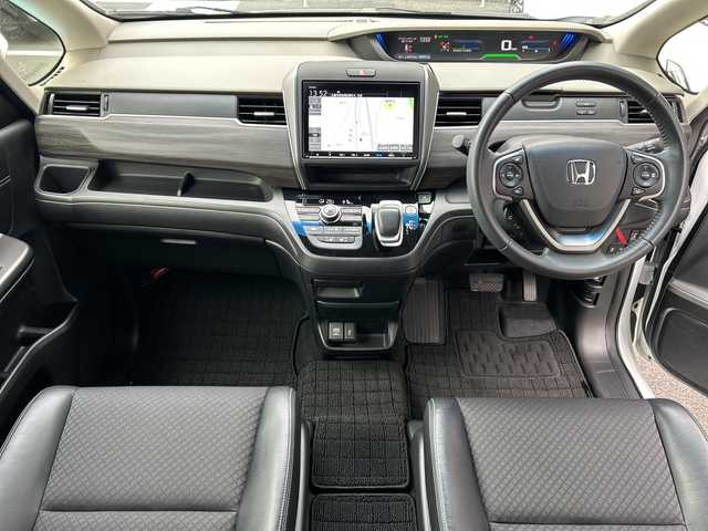 ホンダ フリード ハイブリット G ホンダセンシング 広島県 2020(令2)年 3.1万km プラチナホワイトパール 禁煙/ホンダセンシング/・衝突軽減ブレーキ/・LKAS/・アダプティブクルーズコントロール/・誤発進抑制制御/・標識認識機能/コーナーセンサー/純正8型ナビ（VXM-207VFi）/・フルセグ/CD/DVD/Bluetooth/SD/MusicRack/バックカメラ/オートライト/ステアリングスイッチ/LEDヘッドライト+アクティブコーナリングライト/オートリトラミラー/Cパッケージ/・ロールサンシェード/・シートヒーター（D/N）/・コンフォートビューパッケージ/・IRカット/UVカットガラス/・プラズマクラスターエアコン/Sパッケージ/・コンビシート＆専用インテリア/・15インチアルミホイール/・本革巻ステアリングホイール/・シートバックアッパーポケット/スマートキー/プッシュスタート/スペアキー/純正ドアバイザー/ETC