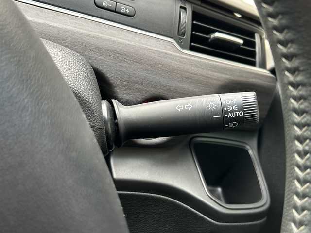 ホンダ フリード ハイブリット G ホンダセンシング 広島県 2020(令2)年 3.1万km プラチナホワイトパール 禁煙/ホンダセンシング/・衝突軽減ブレーキ/・LKAS/・アダプティブクルーズコントロール/・誤発進抑制制御/・標識認識機能/コーナーセンサー/純正8型ナビ（VXM-207VFi）/・フルセグ/CD/DVD/Bluetooth/SD/MusicRack/バックカメラ/オートライト/ステアリングスイッチ/LEDヘッドライト+アクティブコーナリングライト/オートリトラミラー/Cパッケージ/・ロールサンシェード/・シートヒーター（D/N）/・コンフォートビューパッケージ/・IRカット/UVカットガラス/・プラズマクラスターエアコン/Sパッケージ/・コンビシート＆専用インテリア/・15インチアルミホイール/・本革巻ステアリングホイール/・シートバックアッパーポケット/スマートキー/プッシュスタート/スペアキー/純正ドアバイザー/ETC