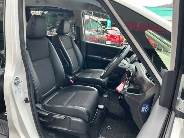 ホンダ フリード ハイブリット G ホンダセンシング 広島県 2020(令2)年 3.1万km プラチナホワイトパール 禁煙/ホンダセンシング/・衝突軽減ブレーキ/・LKAS/・アダプティブクルーズコントロール/・誤発進抑制制御/・標識認識機能/コーナーセンサー/純正8型ナビ（VXM-207VFi）/・フルセグ/CD/DVD/Bluetooth/SD/MusicRack/バックカメラ/オートライト/ステアリングスイッチ/LEDヘッドライト+アクティブコーナリングライト/オートリトラミラー/Cパッケージ/・ロールサンシェード/・シートヒーター（D/N）/・コンフォートビューパッケージ/・IRカット/UVカットガラス/・プラズマクラスターエアコン/Sパッケージ/・コンビシート＆専用インテリア/・15インチアルミホイール/・本革巻ステアリングホイール/・シートバックアッパーポケット/スマートキー/プッシュスタート/スペアキー/純正ドアバイザー/ETC